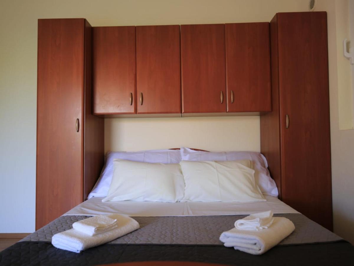 Apartment Barbara Vir Bagian luar foto